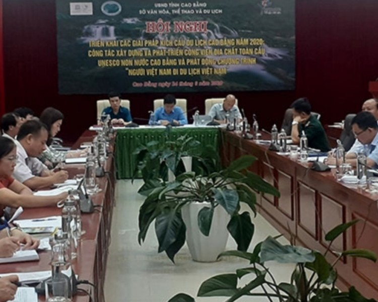 Hội nghị triển khai giải pháp kích cầu du lịch năm 2020 của tỉnh Cao Bằng.
