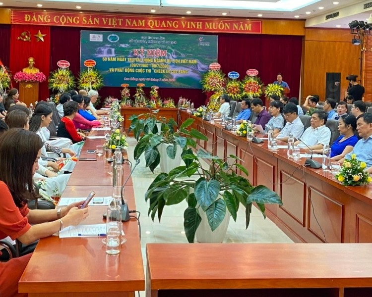 Toàn cảnh Lễ kỷ niệm 60 năm Ngày truyền thống ngành Du lịch Việt Nam và phát động cuộc thi “Check in Cao Bằng”