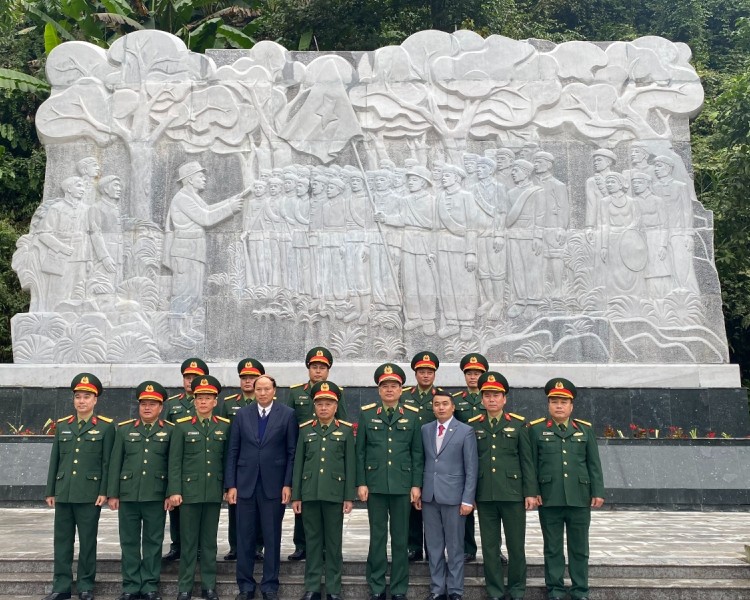 ĐOÀN CÔNG TÁC QUÂN UỶ TRUNG ƯƠNG TỚI THĂM KHU DI TÍCH QUỐC GIA ĐẶC BIỆT RỪNG TRẦN HƯNG ĐẠO