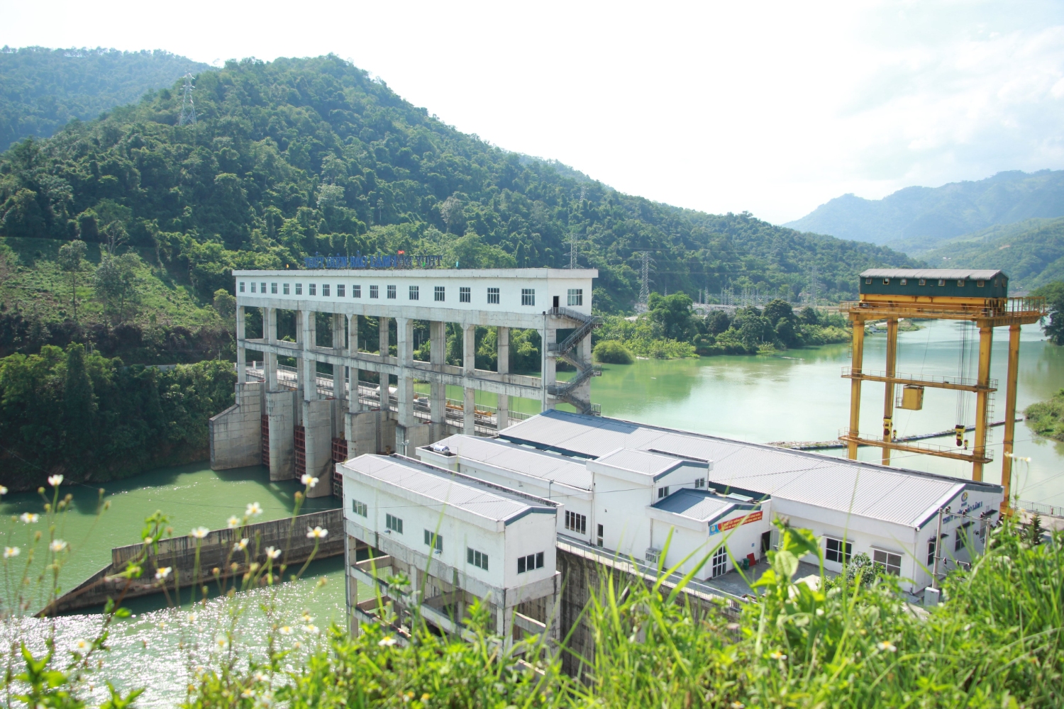 Nhà máy thủy điện Bảo Lâm 1 tại xã Lý Bôn, huyện Bảo Lâm, tỉnh Cao Bằng.